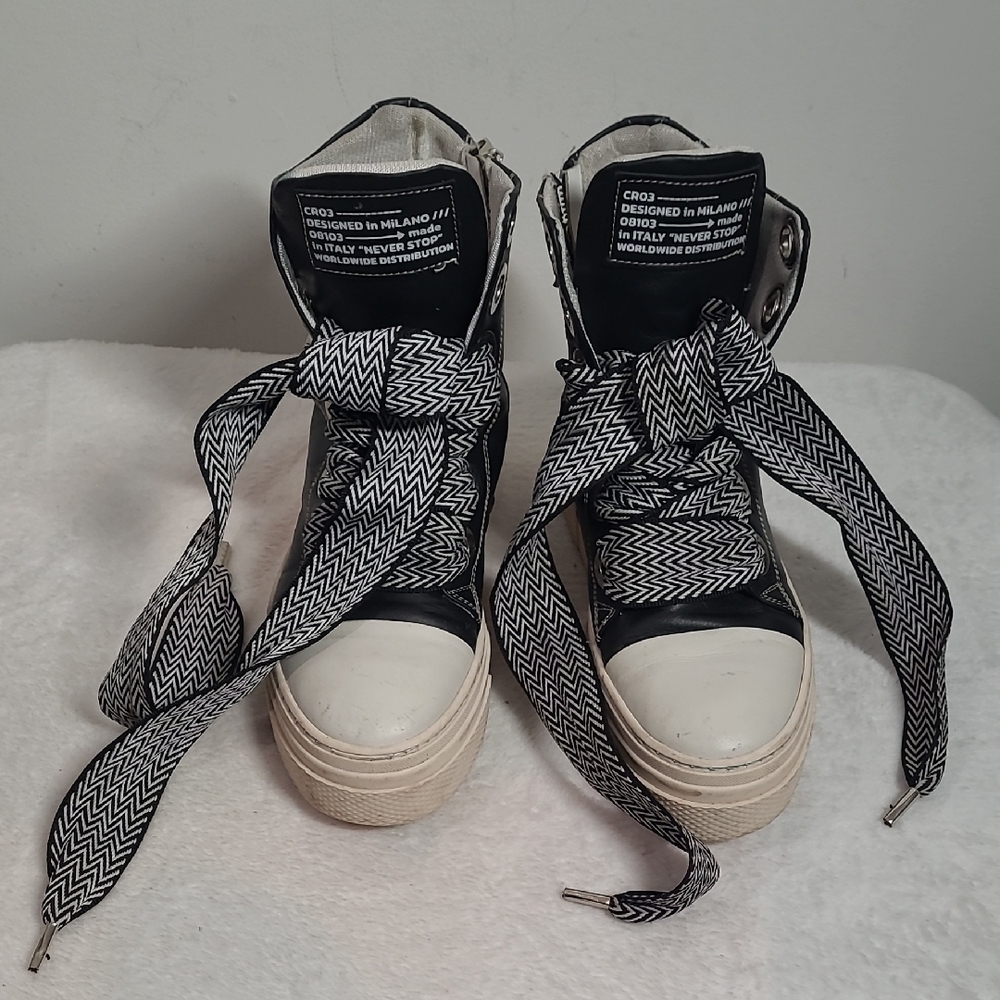Black and White Chunky Sneakers with Padded Collar